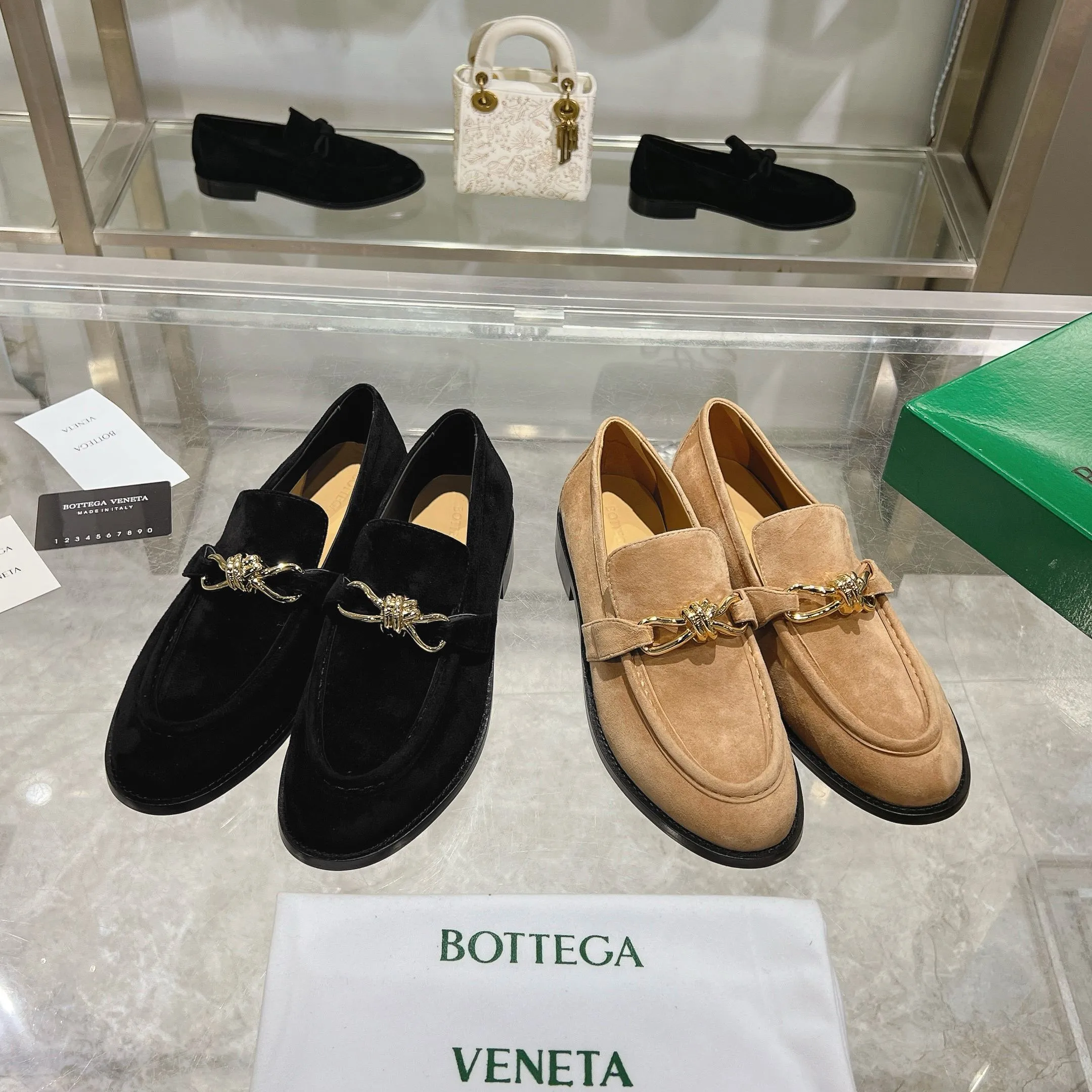 [BV] Top P: 840💰 Size: Female 35-39 (Female 40 custom-made) Male 39-44 (38.45 non-refundable) Bottega Veneta 2025 counter model! Small round toe loafers! Imported leather outsole! Imported grained cowhide! Solid color Niuli! !